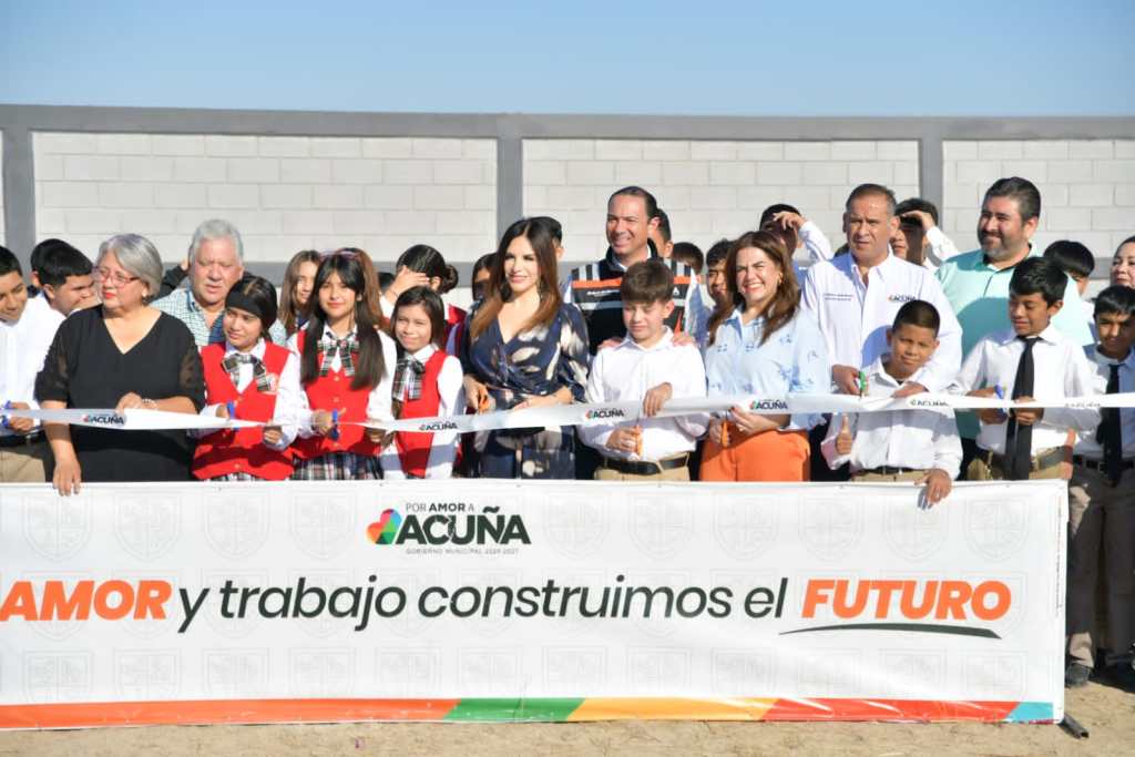 MIL ALUMNOS CON MAYOR SEGURIDAD: GOBIERNO MUNICIPAL ENTREGA NUEVA BARDA PERIMETRAL A SECUNDARIA 3